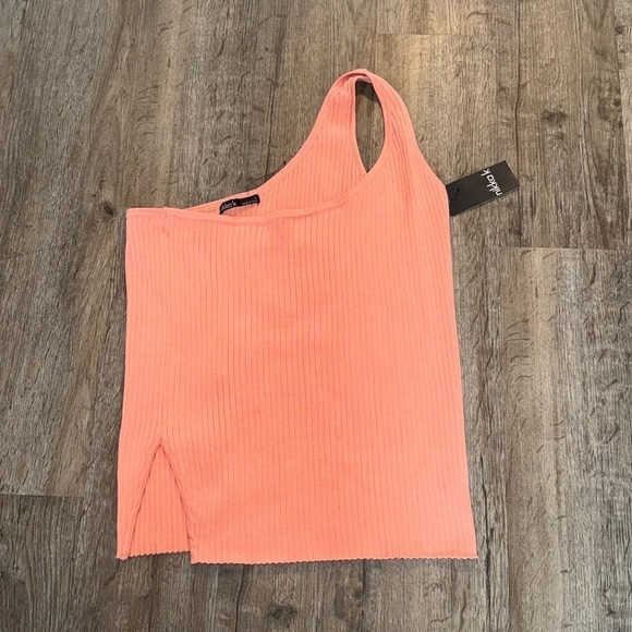 NWT NIKKA K. ONE SHOULDER CORAL SWEATER TANK (L) - Picture 1 of 6